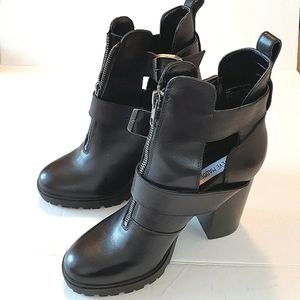 STEVE MADDEN LAVISH BOOTS WOMENS sz 9
